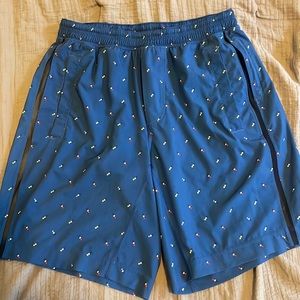 Lululemon men’s patterned shorts size M- 9” Inseam